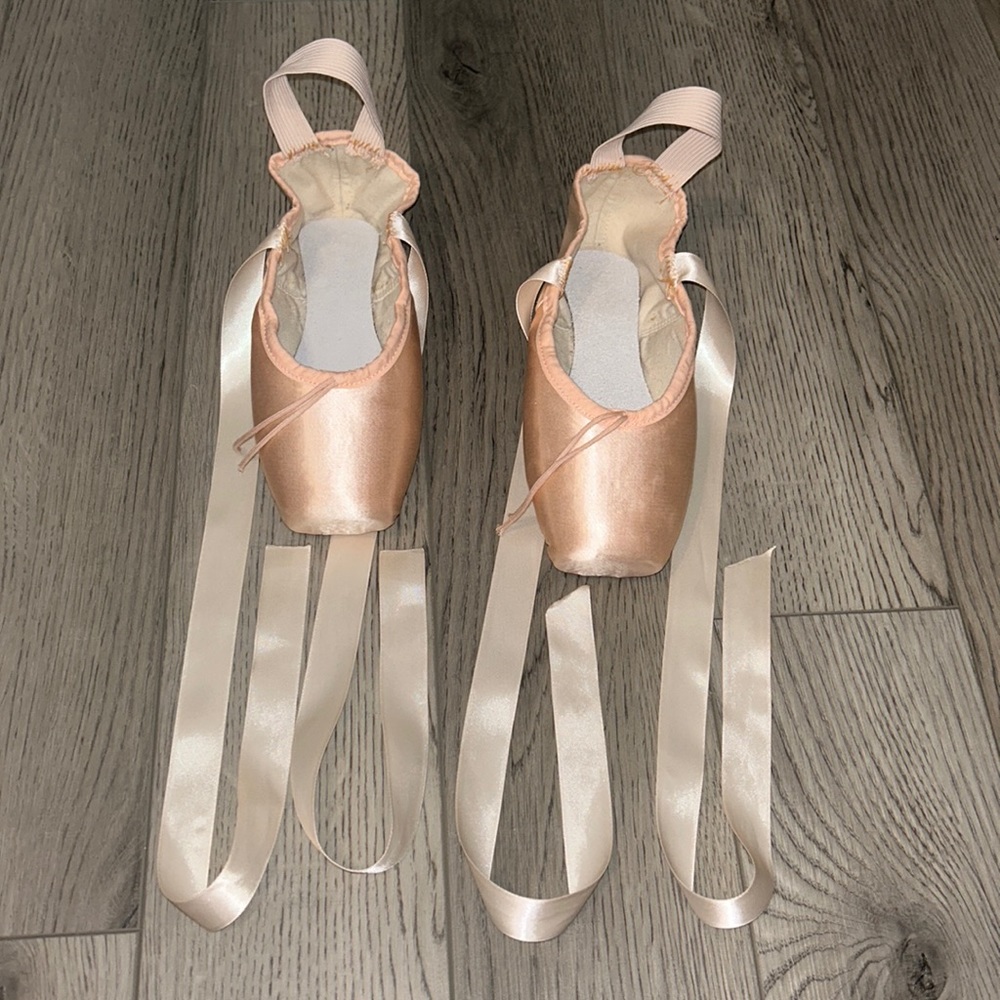 Suffolk Stellar Pink Standard 6x Pointe Shoe